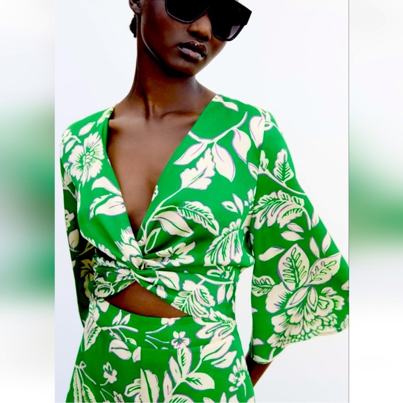 NEW with tags Zara printed jumpsuit with knot - Picture 4 of 10